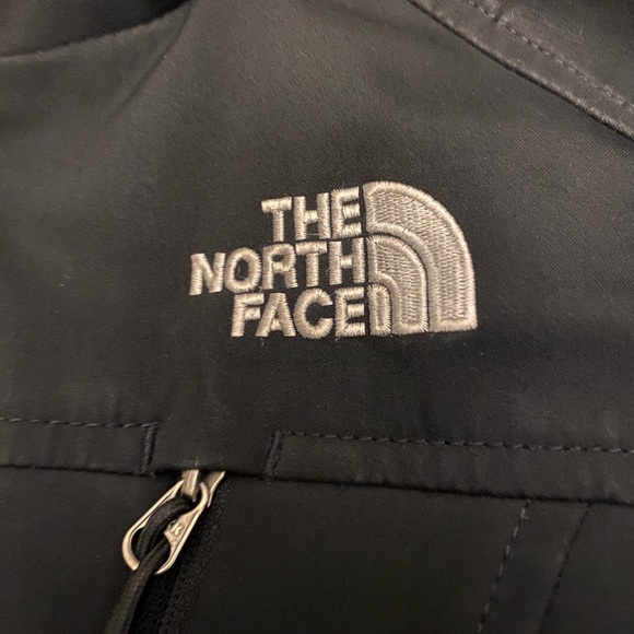 Women’s North-face winter jacket. Black size xsmall. Great condition. - Picture 4 of 4